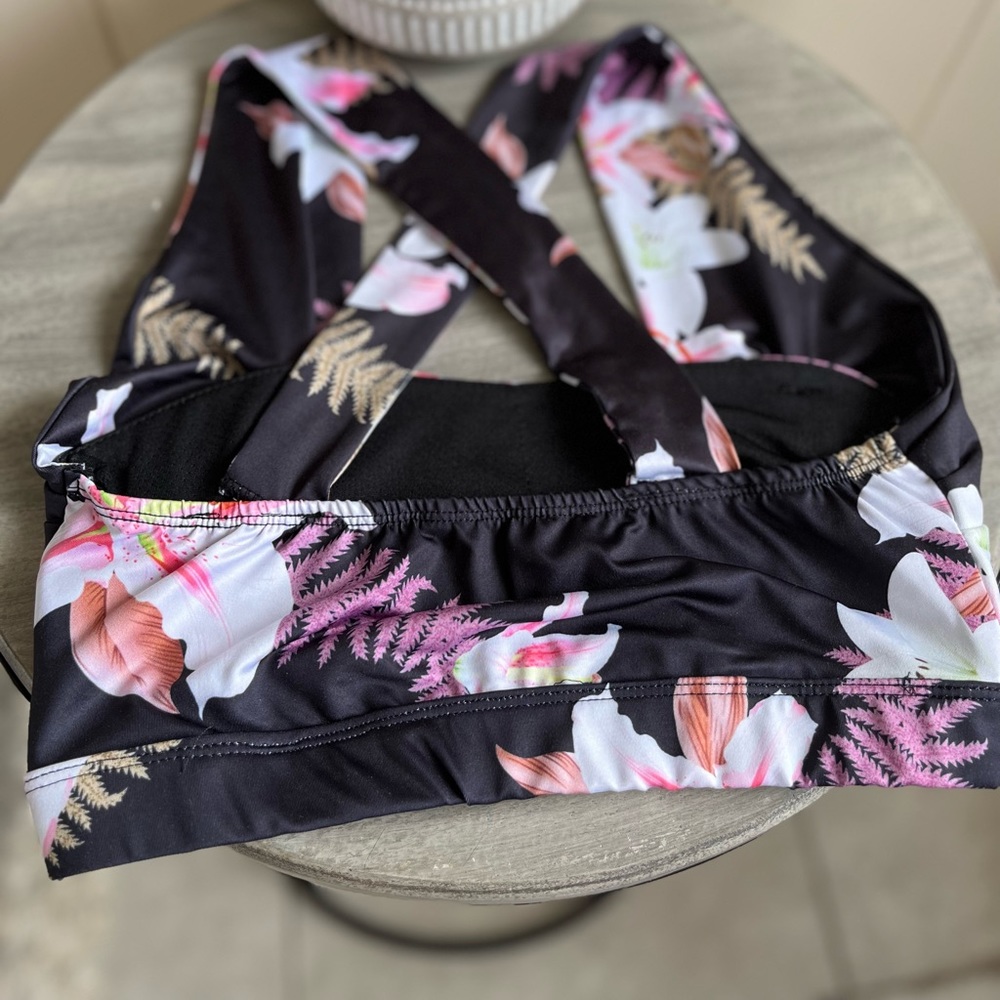 Lilly bikini/sports bra - Picture 3 of 6
